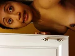ドンは赤いドレスでかわいい女の子を描きます アダルト 無料 動画 女性