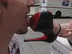 黒ディックスケート-ガレージでセクシー 女 マッサージ 師 エロ 動画